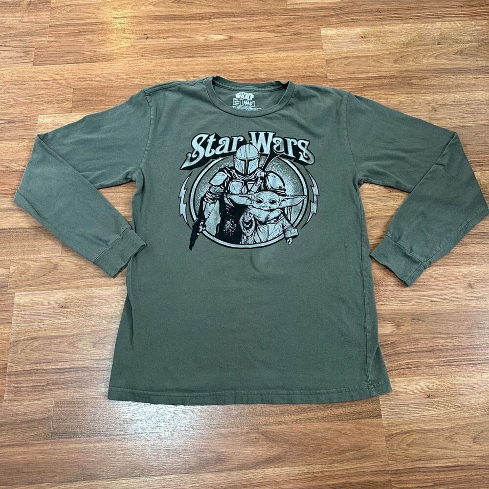 Star Wars Mandalorian & Baby Yoda Long Sleeve GreenβShirt | Men size Medium